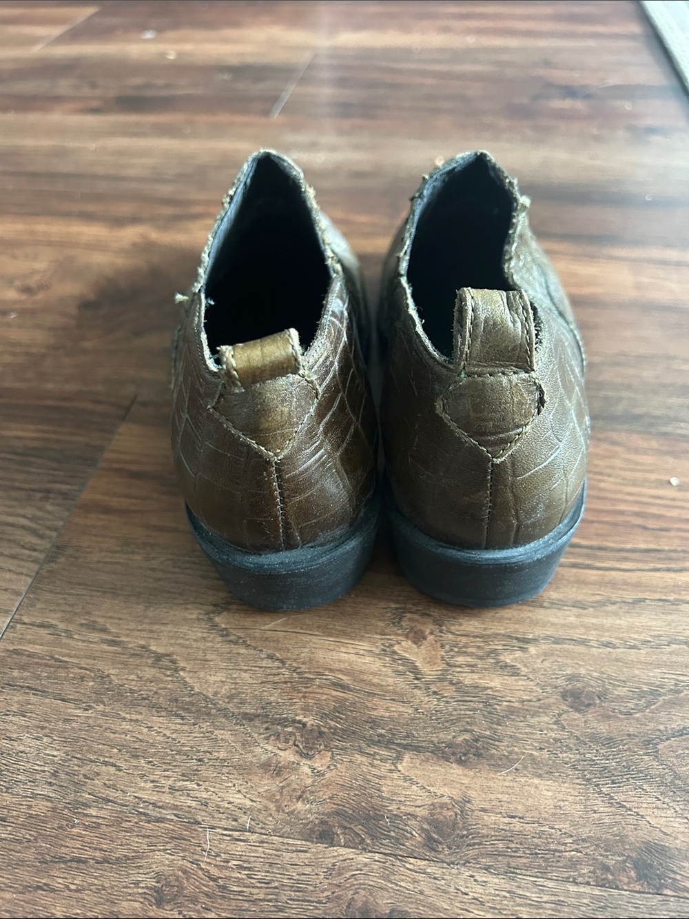 EUC Frye Billy Chelsea Bootie Rosemary Croc Embossed Leather (7) - Picture 5 of 8